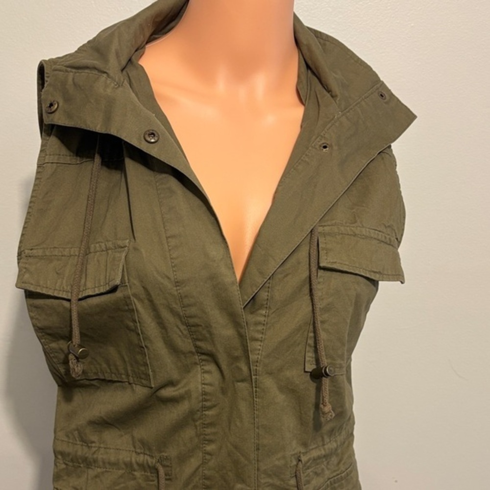 Love Tree Khaki Women's Sleeveless Vest